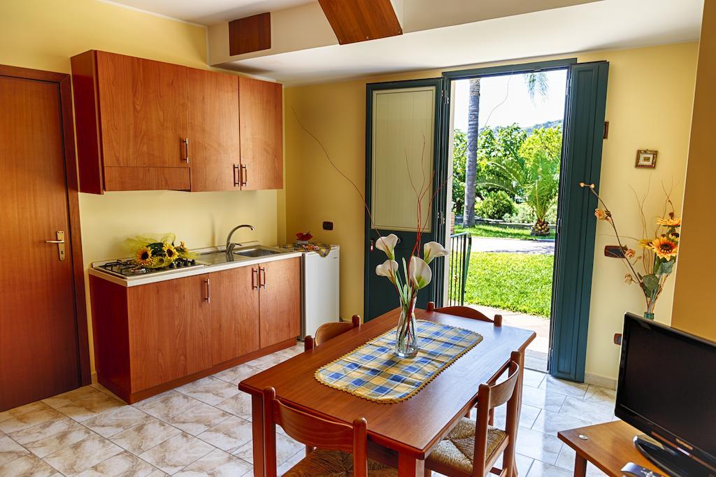 Casa Vacanze Alcantara Gaggi Szoba fotó